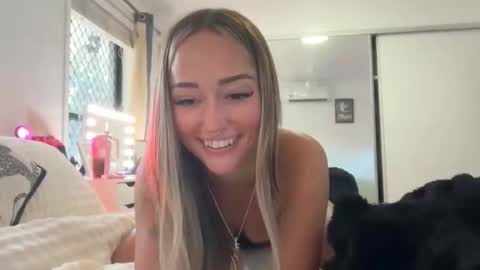 Livvyy online show from December 15, 10:47 pm