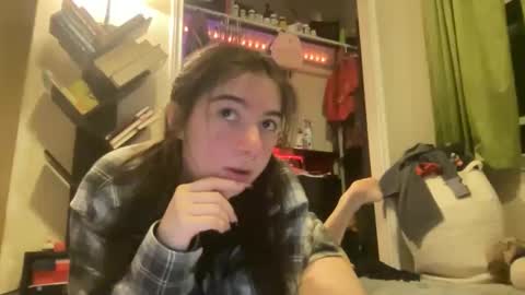 luvrxstarx online show from December 23, 5:49 am