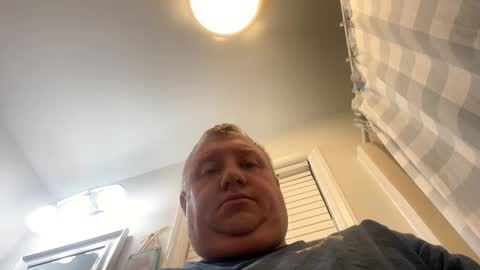 Snapshot of luvtobenude21 chatting on December 10, 11:43 am Joe and Sarah online show from December 10, 11:43 am