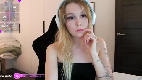 Snapshot of luvtosin663 chatting on May 6, 6:46 pm luvtosin663 online show from May 6, 6:46 pm