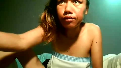 Bee Bee online show from May 26, 3:46 am