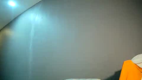 Bee Bee online show from July 12, 2:46 am