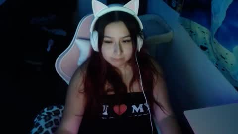 luvvespie online show from November 26, 9:43 am