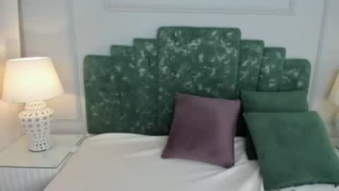 Snapshot of lux_bitchx chatting on June 25, 2:22 am lux_bitchx online show from June 25, 2:22 am