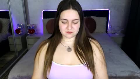 lux_lizz online show from March 1, 8:33 pm