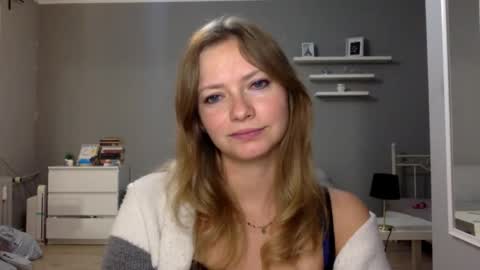 Millie online show from December 18, 10:16 pm