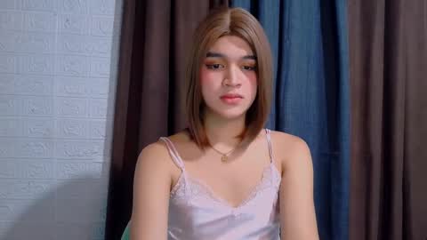 queen lux online show from February 19, 12:17 am