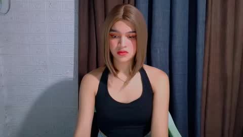 queen lux online show from March 16, 6:45 pm