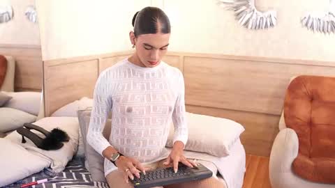 Luxa  online show from April 25, 1:14 pm