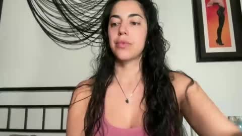 Snapshot of luxcher22 chatting on June 19, 3:33 am luxcher22 online show from June 19, 3:33 am
