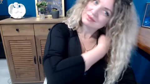 Snapshot of luxdonna chatting on May 29, 6:55 am Donna online show from May 29, 6:55 am