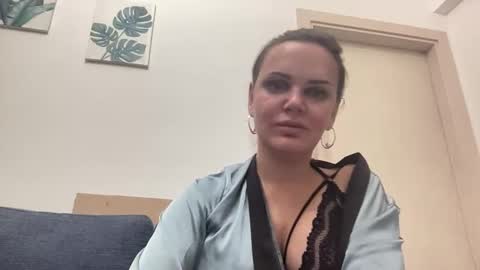 Snapshot of luxedesire chatting on January 20, 9:43 pm LuxeDesire online show from January 20, 9:43 pm