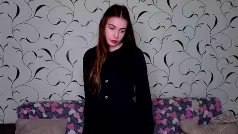 luxewyvern online show from June 19, 1:37 pm