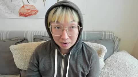 Snapshot of luxgray chatting on May 22, 8:25 pm LuxGray online show from May 22, 8:25 pm