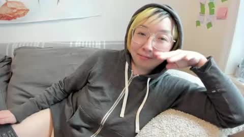Snapshot of luxgray chatting on June 19, 7:50 pm LuxGray online show from June 19, 7:50 pm