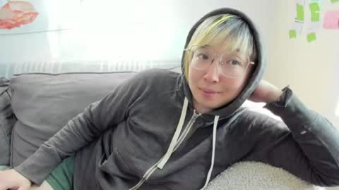 Snapshot of luxgray chatting on June 20, 11:46 am LuxGray online show from June 20, 11:46 am