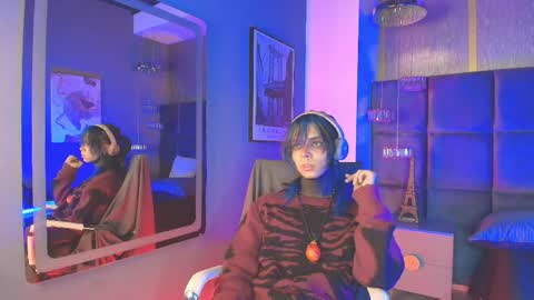 Snapshot of luxiel_ chatting on April 16, 8:42 pm Luxiel 3 online show from April 16, 8:42 pm
