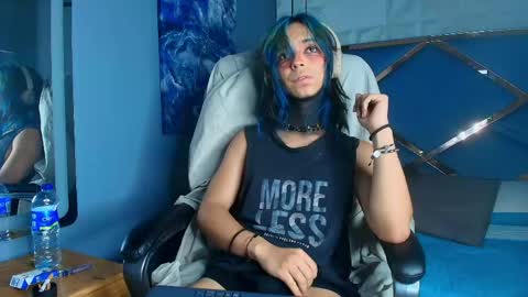 Snapshot of luxiel_ chatting on April 28, 10:37 pm Luxiel 3 online show from April 28, 10:37 pm