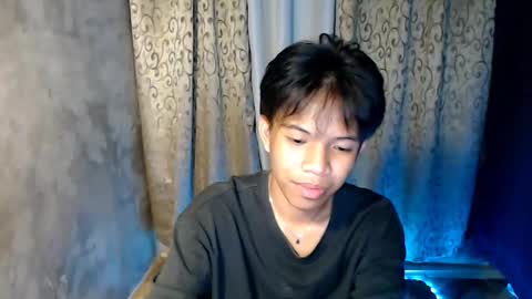 Snapshot of luxirfy_xx chatting on January 6, 5:27 pm luxirfy online show from January 6, 5:27 pm