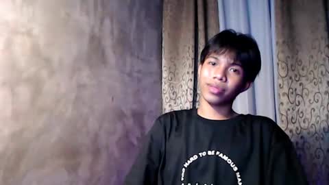 Snapshot of luxirfy_xx chatting on January 15, 5:05 pm luxirfy online show from January 15, 5:05 pm