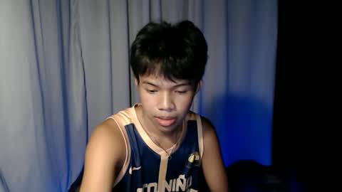 Snapshot of luxirfy_xx chatting on March 6, 2:02 pm luxirfy online show from March 6, 2:02 pm