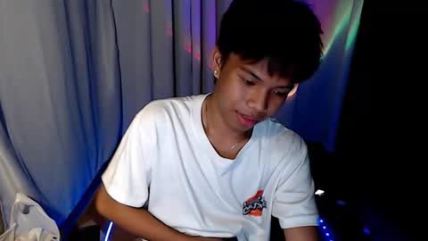 Snapshot of luxirfy_xx chatting on March 15, 3:07 pm luxirfy online show from March 15, 3:07 pm