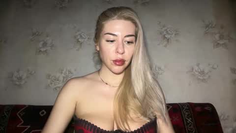 LuxSonyaStar online show from May 7, 8:25 pm