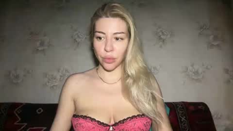 LuxSonyaStar online show from June 15, 8:22 pm