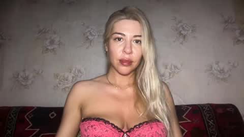Snapshot of luxsonyastar chatting on July 25, 8:50 pm LuxSonyaStar online show from July 25, 8:50 pm