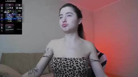 Snapshot of luxuryalma18 chatting on November 25, 5:18 am Alma online show from November 25, 5:18 am