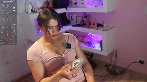 Snapshot of luz_celeste_ chatting on May 5, 12:07 am Luz online show from May 5, 12:07 am