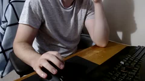 Snapshot of lxgxnd99 chatting on March 2, 2:32 pm lxgxnd99 online show from March 2, 2:32 pm