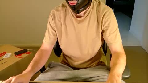 Snapshot of lxgxnd99 chatting on February 12, 9:04 am lxgxnd99 online show from February 12, 9:04 am