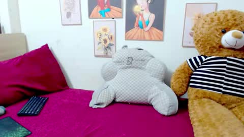 Snapshot of ly_ly2005 chatting on November 7, 6:46 am im mai online show from November 7, 6:46 am