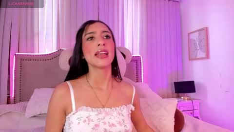 lya_brown online show from April 24, 12:51 pm