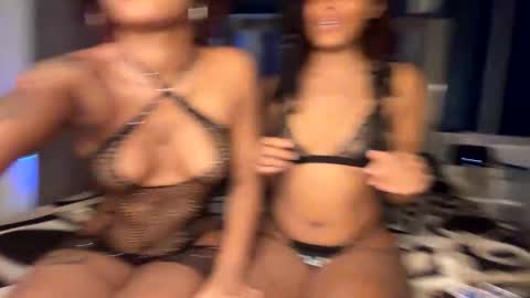 Snapshot of lyaandkassandra chatting on December 29, 3:54 am lyaandkassandra online show from December 29, 3:54 am