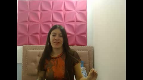 Snapshot of lyacoopper chatting on November 20, 5:56 pm lyacoopper online show from November 20, 5:56 pm