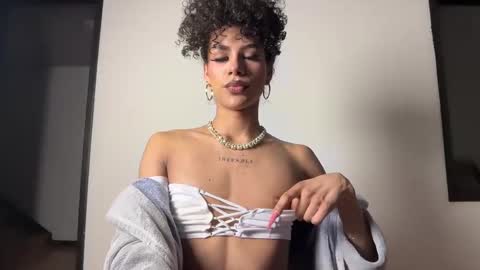 Snapshot of lyadumont chatting on September 29, 3:11 am LYA online show from September 29, 3:11 am