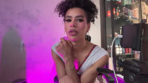 Snapshot of lyadumont chatting on November 17, 5:08 pm LYA online show from November 17, 5:08 pm