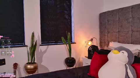 Snapshot of lyadumont chatting on December 4, 9:56 pm LYA online show from December 4, 9:56 pm