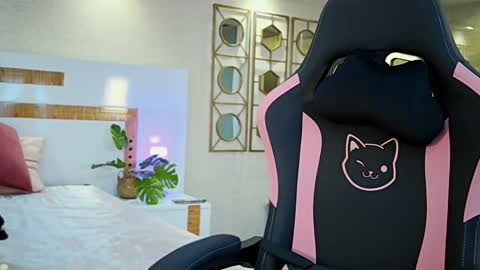 Snapshot of lyahaven chatting on February 26, 5:39 pm Lya Haven online show from February 26, 5:39 pm