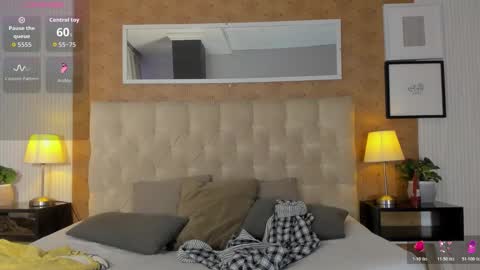 Snapshot of lyan_twink chatting on November 14, 7:45 pm Lyan online show from November 14, 7:45 pm