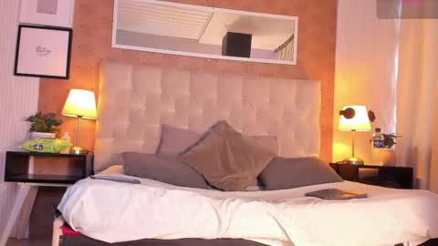 Snapshot of lyan_twink chatting on December 2, 7:42 pm Lyan online show from December 2, 7:42 pm