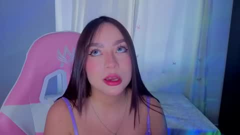 lyavalmont online show from June 3, 9:20 pm