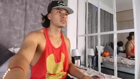 Snapshot of lycan_mushu chatting on June 17, 2:47 am Lycan online show from June 17, 2:47 am