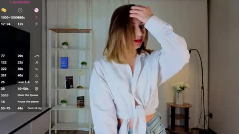 Snapshot of lydaerne chatting on May 11, 11:05 am Call me Liddy Im so new here show me how to get fun here please online show from May 11, 11:05 am