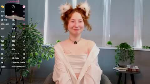 Snapshot of lydaerne chatting on June 2, 1:07 am Call me Liddy Im so new here show me how to get fun here please online show from June 2, 1:07 am