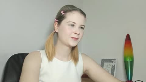 Snapshot of lydiasunny chatting on September 21, 6:09 pm Lydia online show from September 21, 6:09 pm