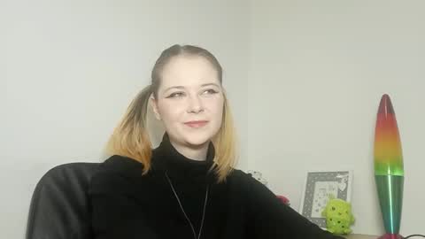 Snapshot of lydiasunny chatting on October 2, 6:26 pm Lydia online show from October 2, 6:26 pm