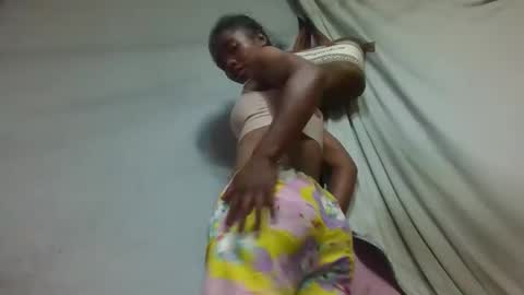 lydie856696 online show from April 19, 6:21 pm